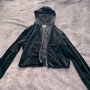 Like-new black velour Juicy Couture zip up hoodie🖤